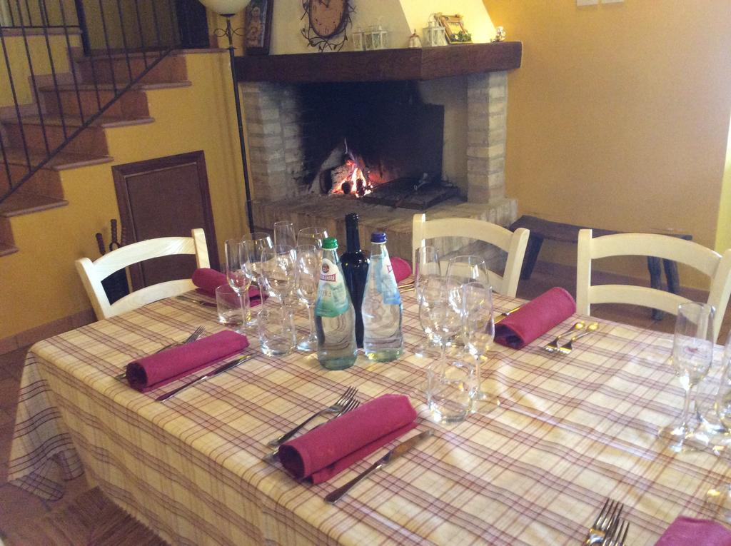Agriturismo Le Vigne Foligno Eksteriør bilde